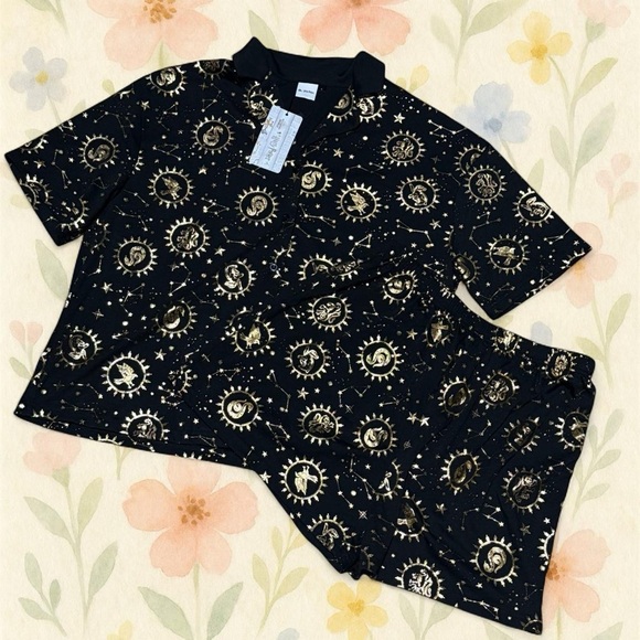 Harry Potter Other - Harry Potter House Crest Pajama Set L Gold Foil Hogwarts Constellation